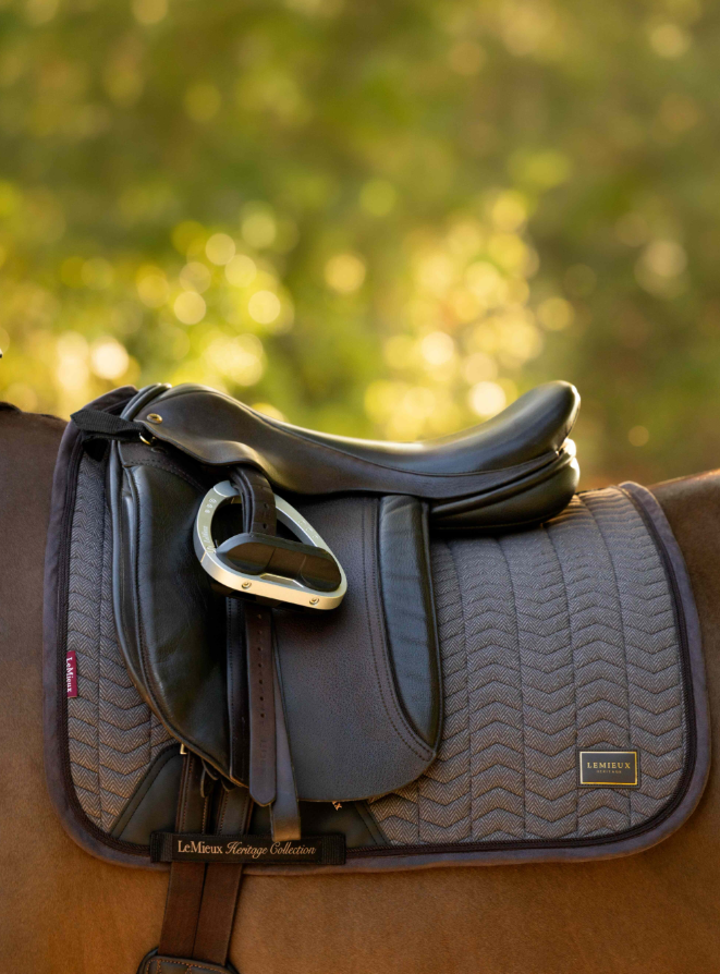 AW26 LeMieux Heritage Herringbone Dressage Square - Afbeelding 3